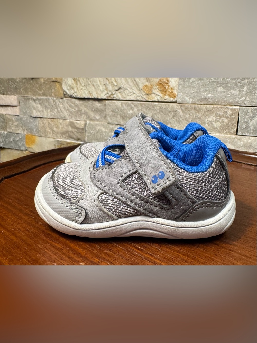 Toddler Sz 3 Surprize by Stride Rite Grey Blue Sneaker Walking Shoe EUC